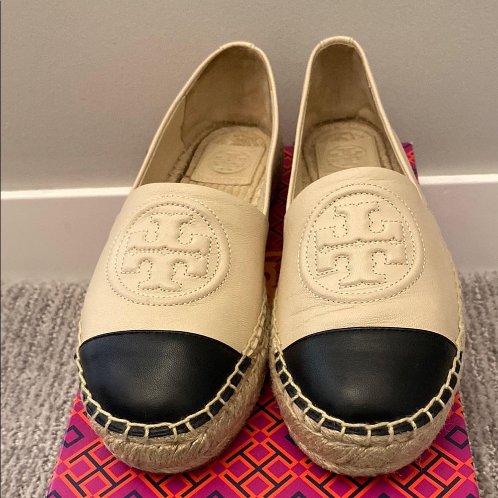 Tory Burch Cream and Black Espadrille Flats with Logo